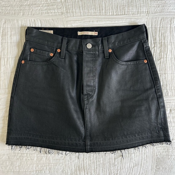 Levi’s Icon Skirt in Coated Black - Picture 1 of 8